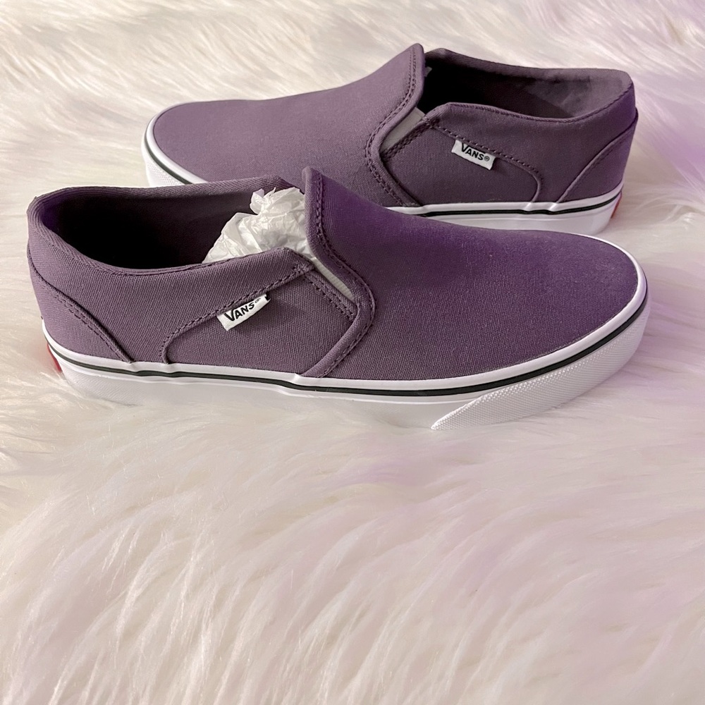 US Women’s size 8 Vans